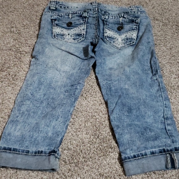 Capris - Picture 2 of 2